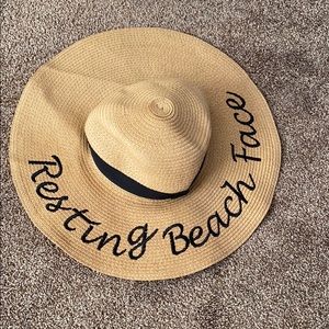 Floppy “resting beach face” hat